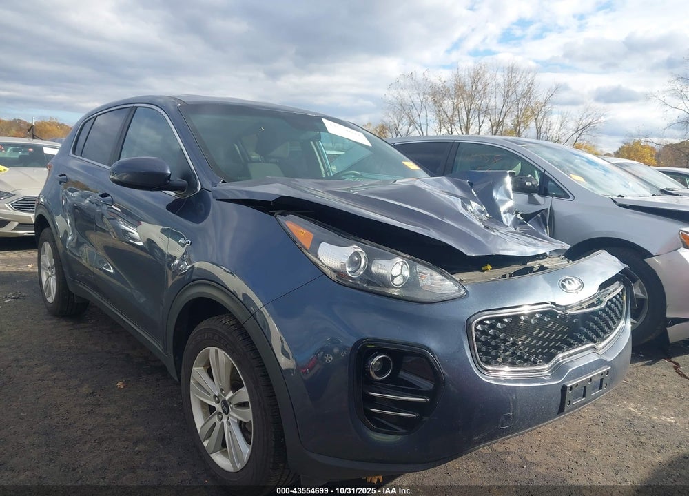 2018 KIA SPORTAGE LX VIN: KNDPMCAC7J7450153