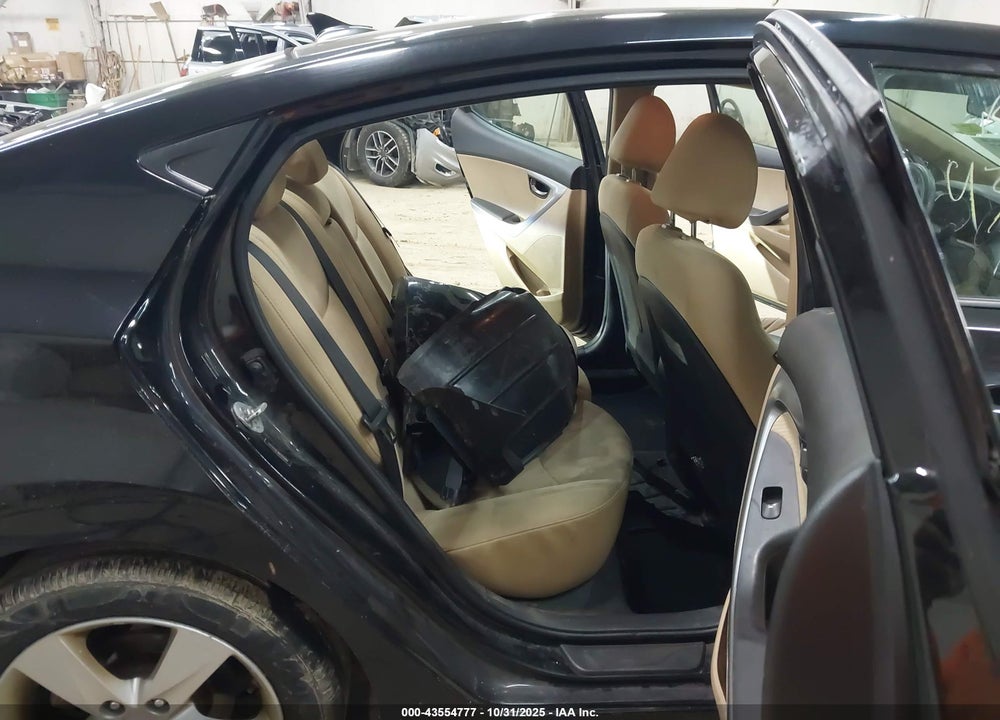 2013 HYUNDAI ELANTRA VIN: 5NPDH4AE4DH325044