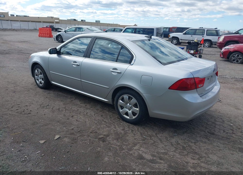 2009 KIA OPTIMA LX VIN: KNAGE228895317326