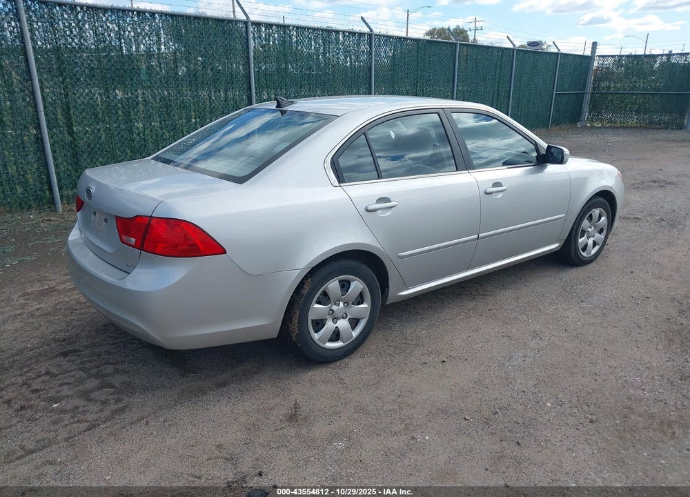 2009 KIA OPTIMA LX VIN: KNAGE228895317326