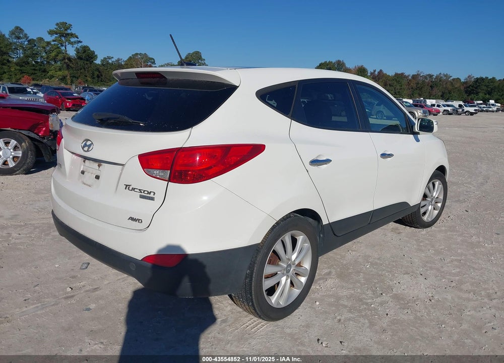 2013 HYUNDAI TUCSON VIN: KM8JUCAC6DU605525
