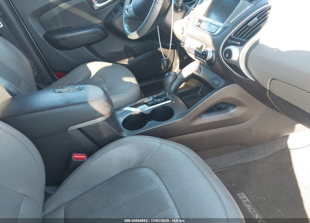 2013 HYUNDAI TUCSON VIN: KM8JUCAC6DU605525