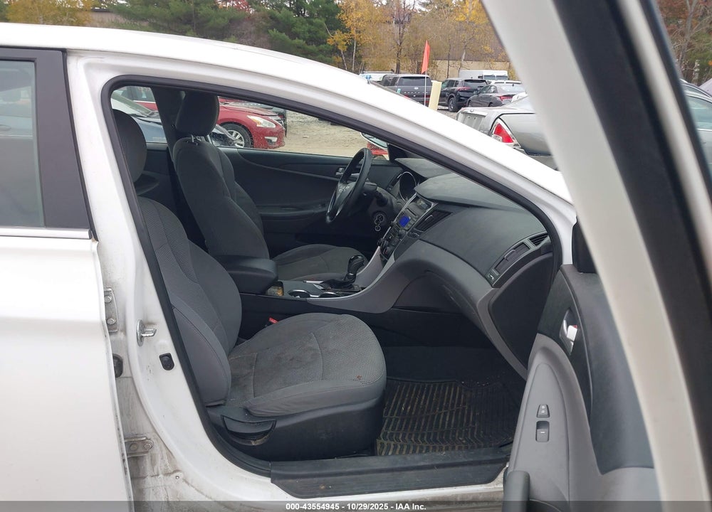 2014 HYUNDAI SONATA VIN: 5NPEB4AC5EH827163