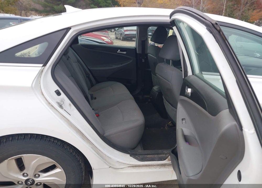2014 HYUNDAI SONATA VIN: 5NPEB4AC5EH827163