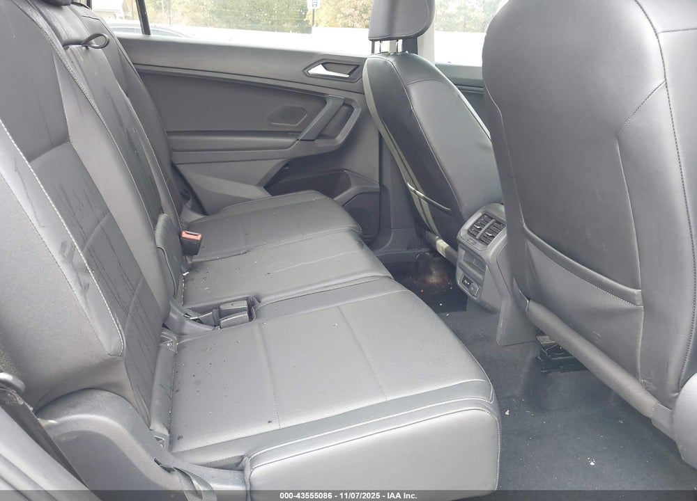 2019 VOLKSWAGEN TIGUAN VIN: 3VV3B7AX4KM005439