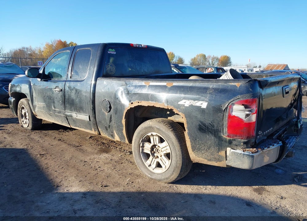2011 CHEVROLET SILVERADO 1500 LT VIN: 1GCRKSE38BZ389145