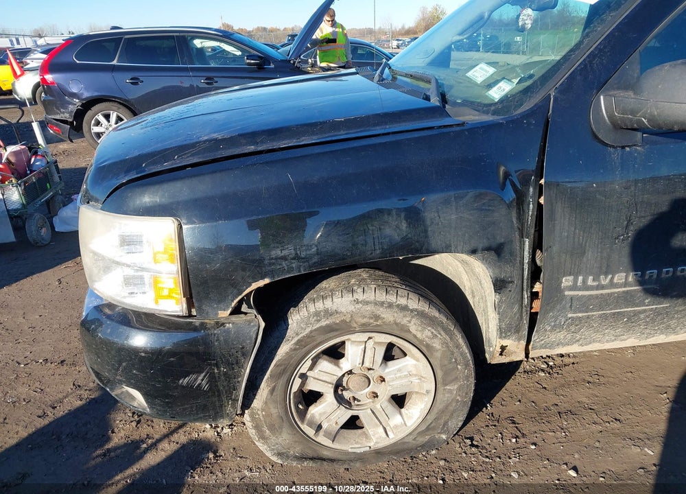 2011 CHEVROLET SILVERADO 1500 LT VIN: 1GCRKSE38BZ389145