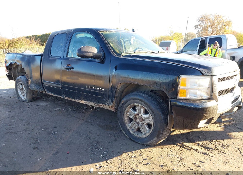 2011 CHEVROLET SILVERADO 1500 LT VIN: 1GCRKSE38BZ389145