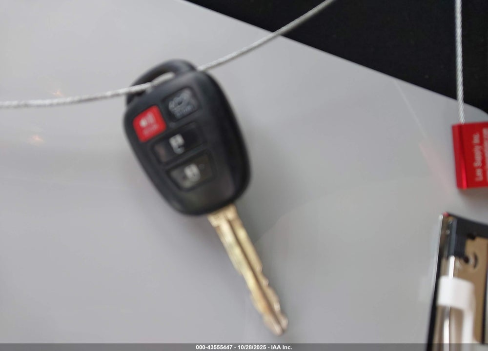 2017 TOYOTA RAV4 XLE VIN: JTMRFREV8HD203012