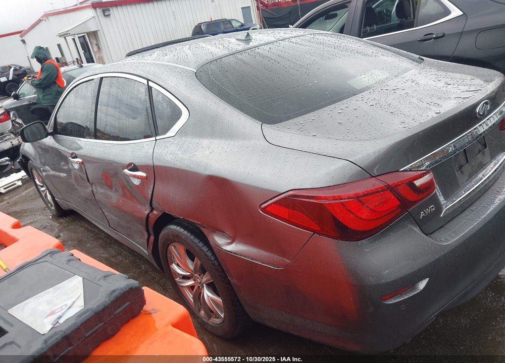 2015 INFINITI Q70 3.7X VIN: JN1BY1AR9FM561774