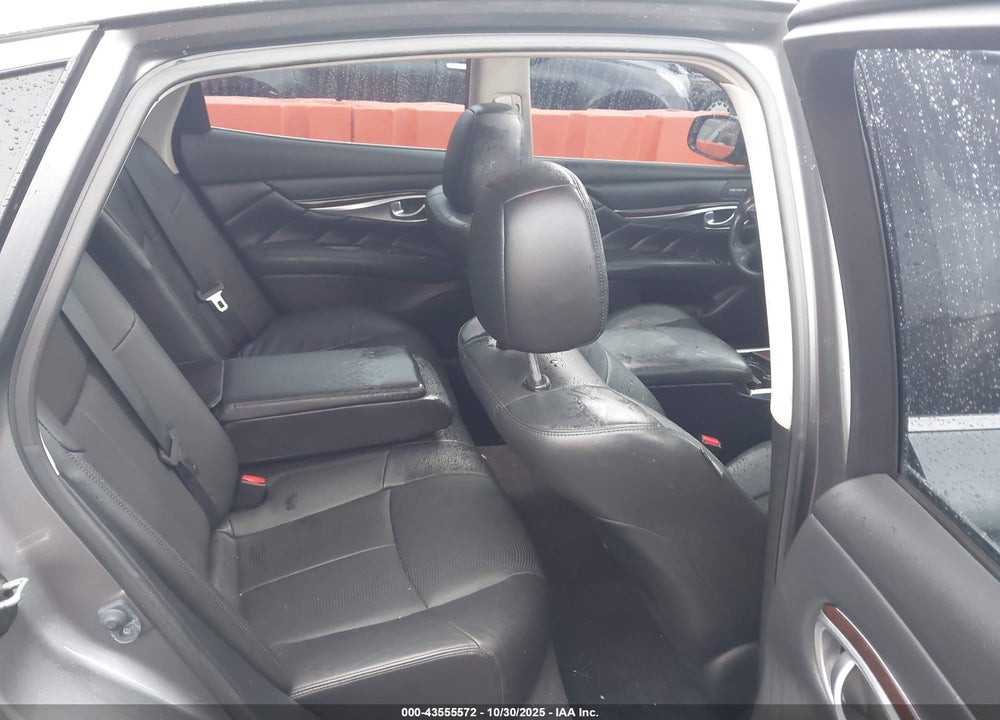 2015 INFINITI Q70 3.7X VIN: JN1BY1AR9FM561774