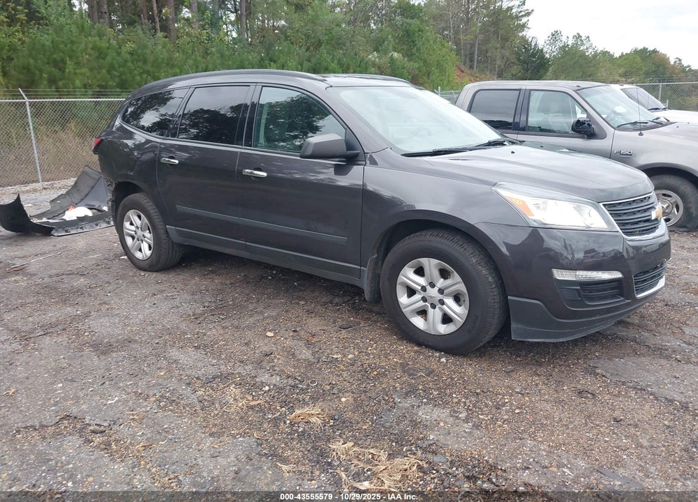 2017 CHEVROLET TRAVERSE LS VIN: 1GNKRFKD3HJ228296