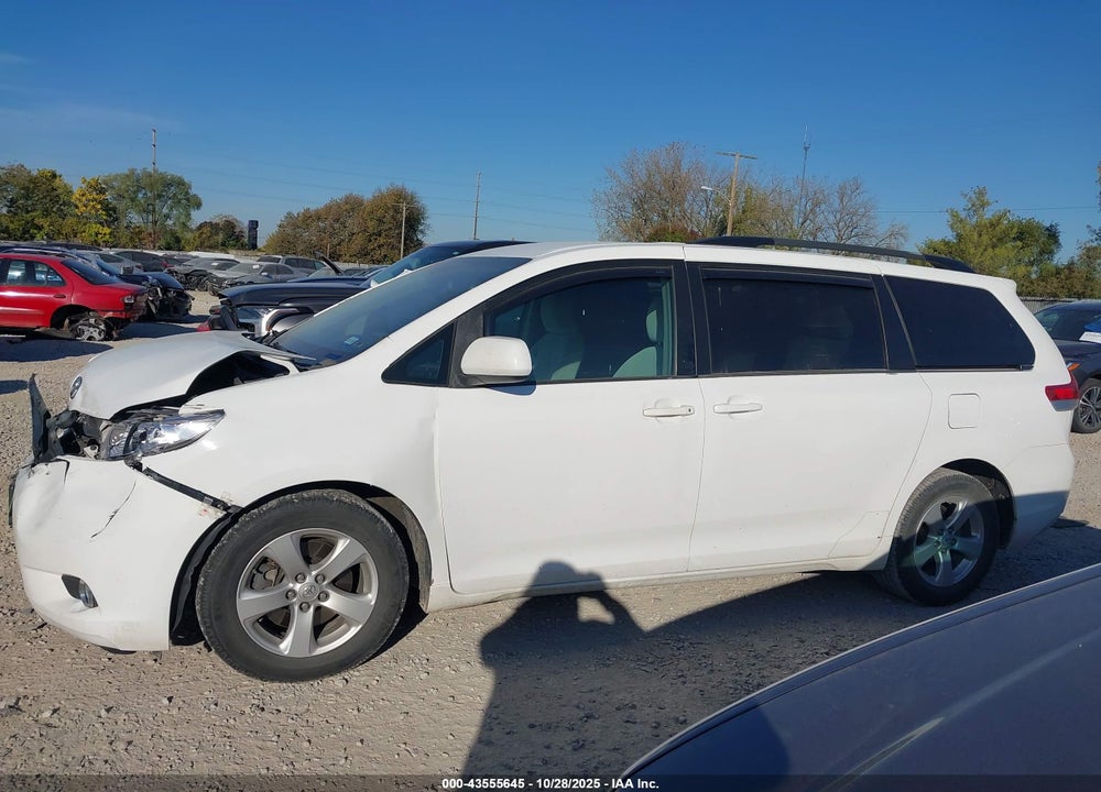 2013 TOYOTA SIENNA LE V6 8 PASSENGER VIN: 5TDKK3DC7DS337504
