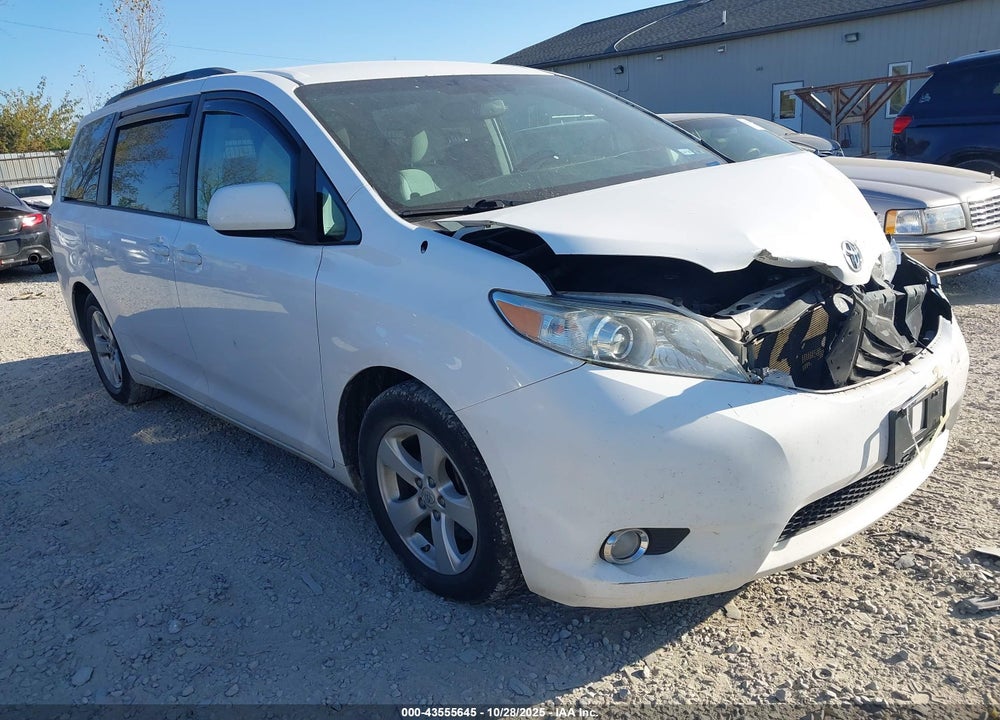2013 TOYOTA SIENNA LE V6 8 PASSENGER VIN: 5TDKK3DC7DS337504