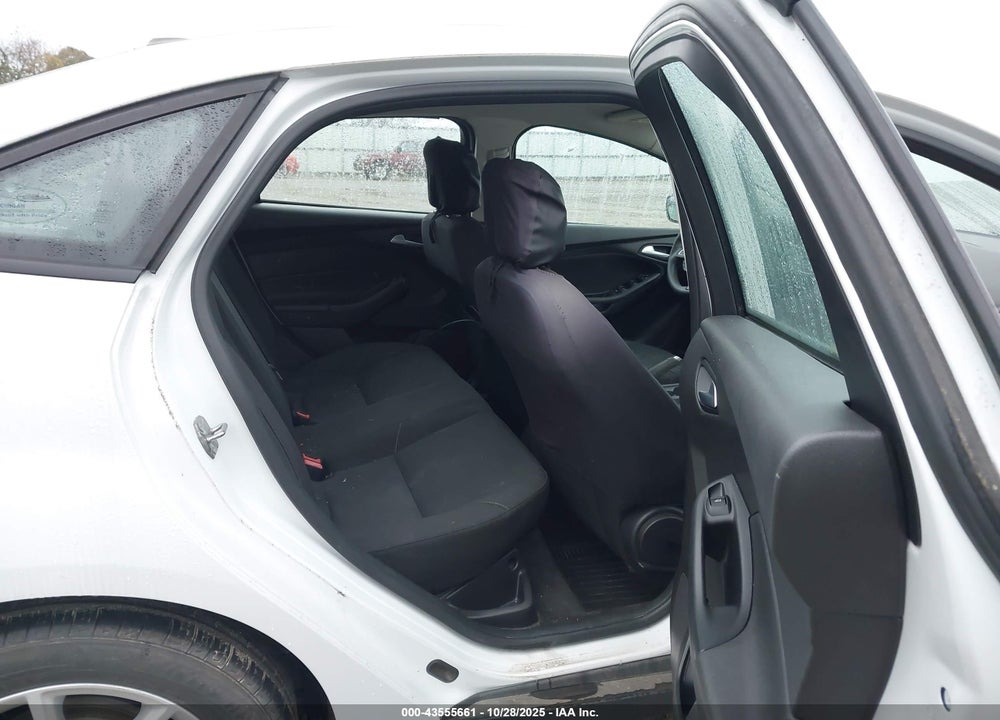 2017 FORD FOCUS VIN: 1FADP3F26HL215583