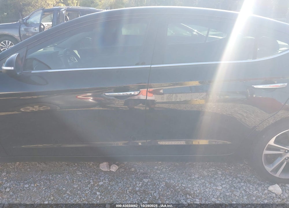 2017 HYUNDAI ELANTRA VIN: 5NPD84LF0HH042135