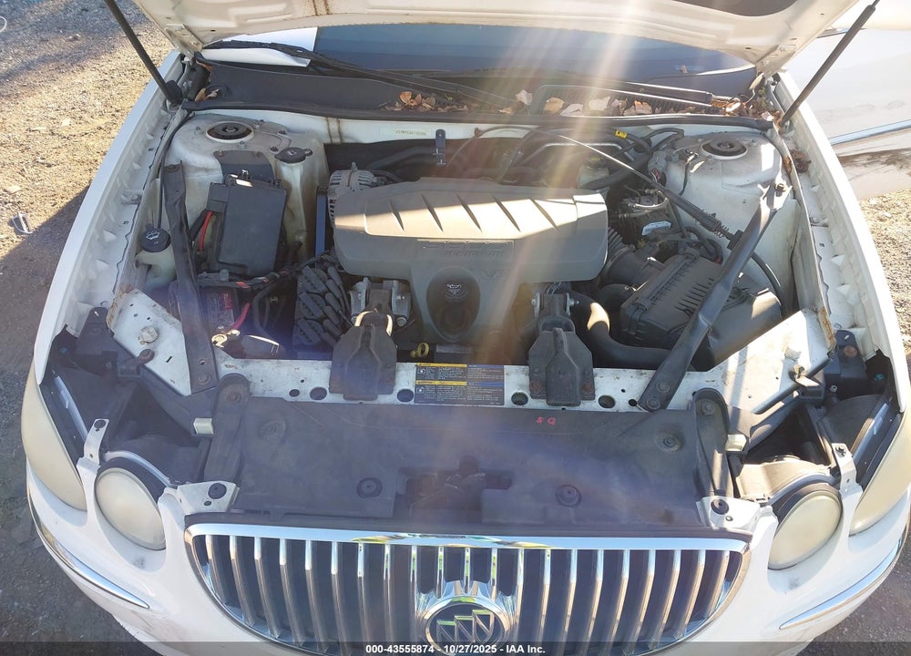 2008 BUICK LACROSSE CXL VIN: 2G4WD582681182588