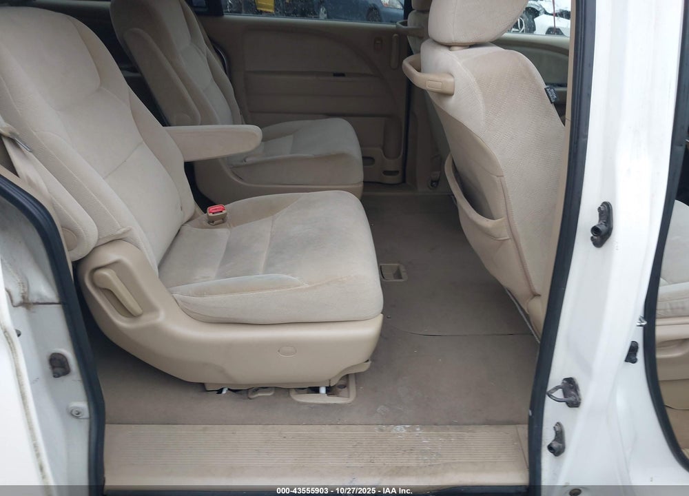 2010 HONDA ODYSSEY LX VIN: 5FNRL3H25AB050952