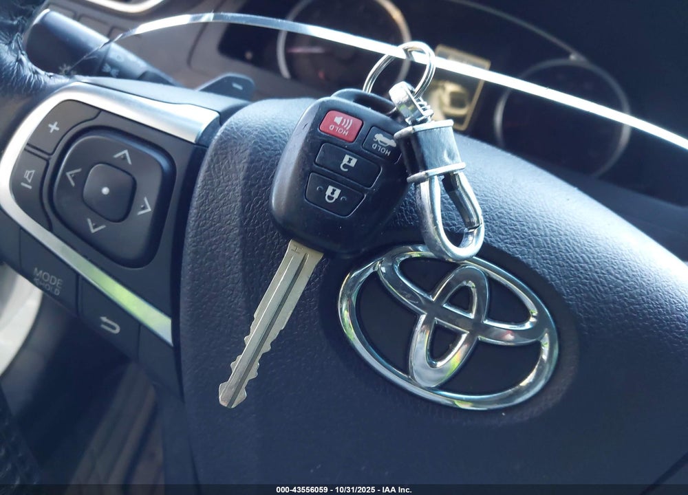 2016 TOYOTA CAMRY SE VIN: 4T1BF1FK4GU264696