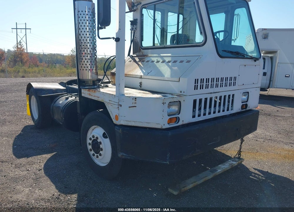 1999 OTTAWA SPOTTER TRACTOR VIN: 80730