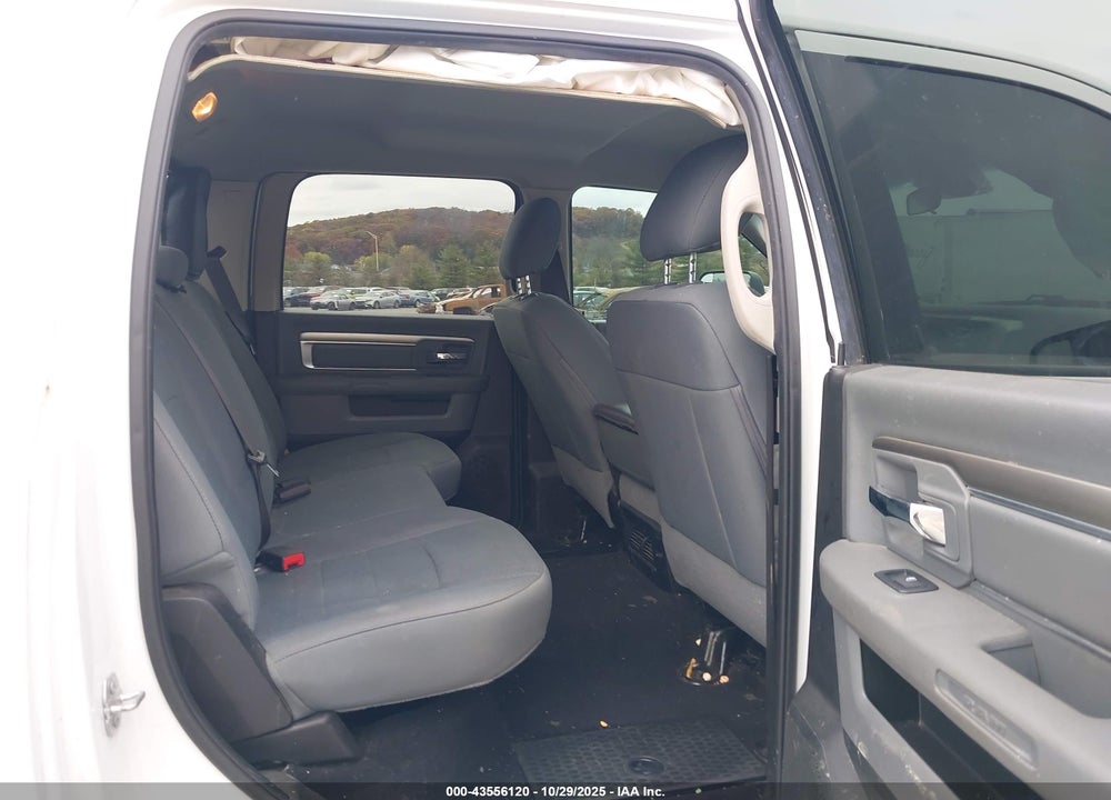 2018 RAM 2500 SLT 4X4 6'4 BOX VIN: 3C6UR5DL1JG398378