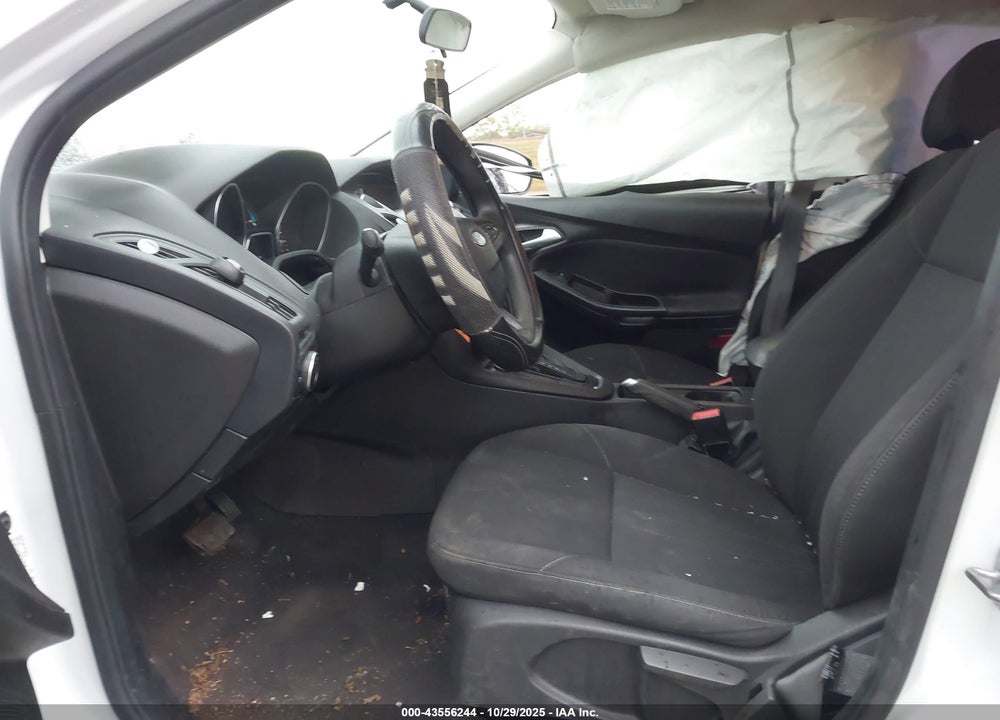 2015 FORD FOCUS VIN: 1FADP3F26FL250329