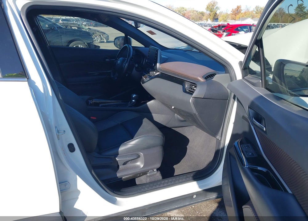 2019 TOYOTA C-HR LIMITED VIN: JTNKHMBX2K1020858