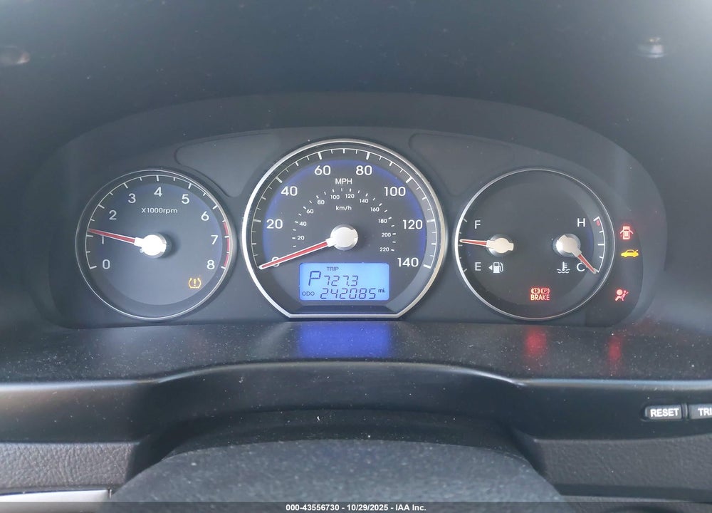 2011 HYUNDAI SANTA FE GLS VIN: 5XYZG3AB5BG080946