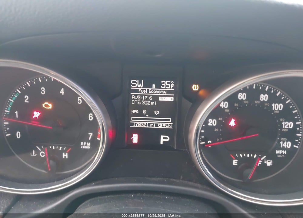 2011 JEEP GRAND CHEROKEE VIN: 1J4RR5GG7BC584194