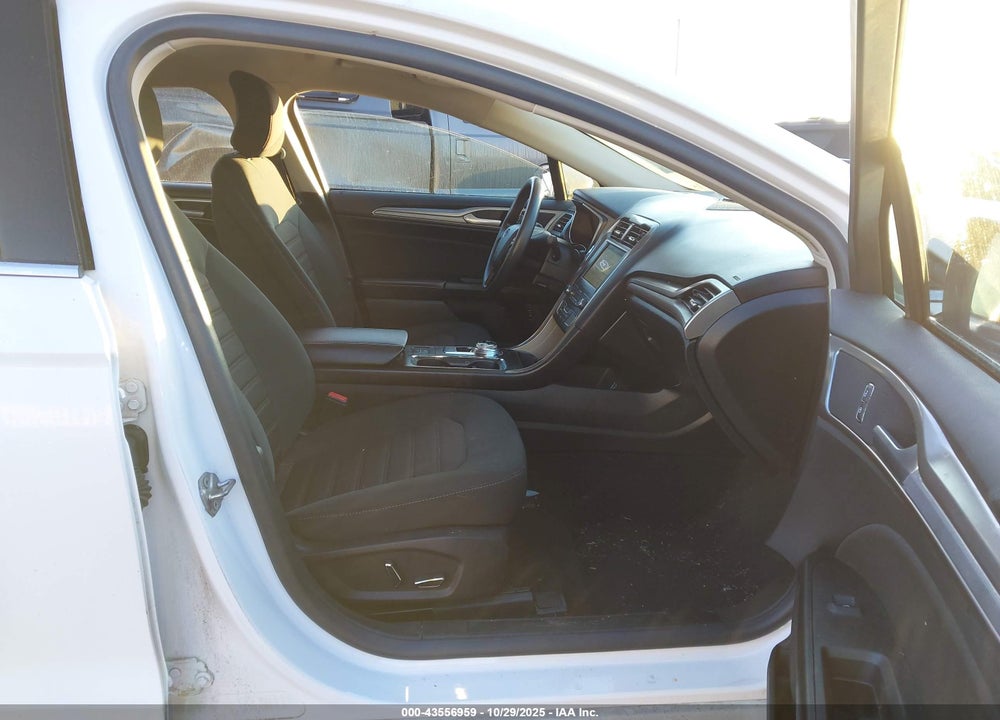 2019 FORD FUSION HYBRID SE VIN: 3FA6P0LU5KR240111