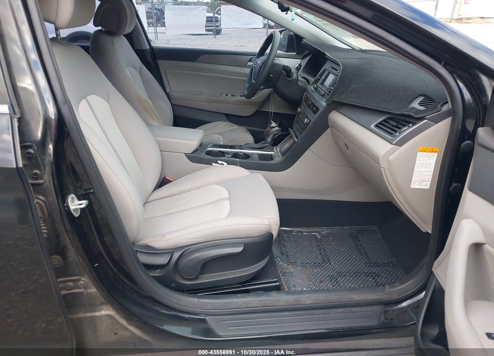 2016 HYUNDAI SONATA HYBRID VIN: KMHE24L13GA016883
