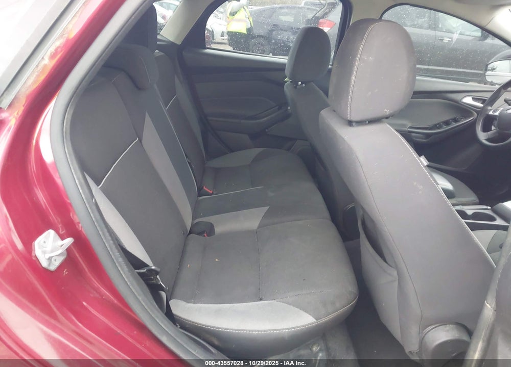 2014 FORD FOCUS SE VIN: 1FADP3K22EL168442