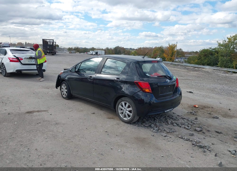 2015 TOYOTA YARIS LE VIN: VNKKTUD38FA048299