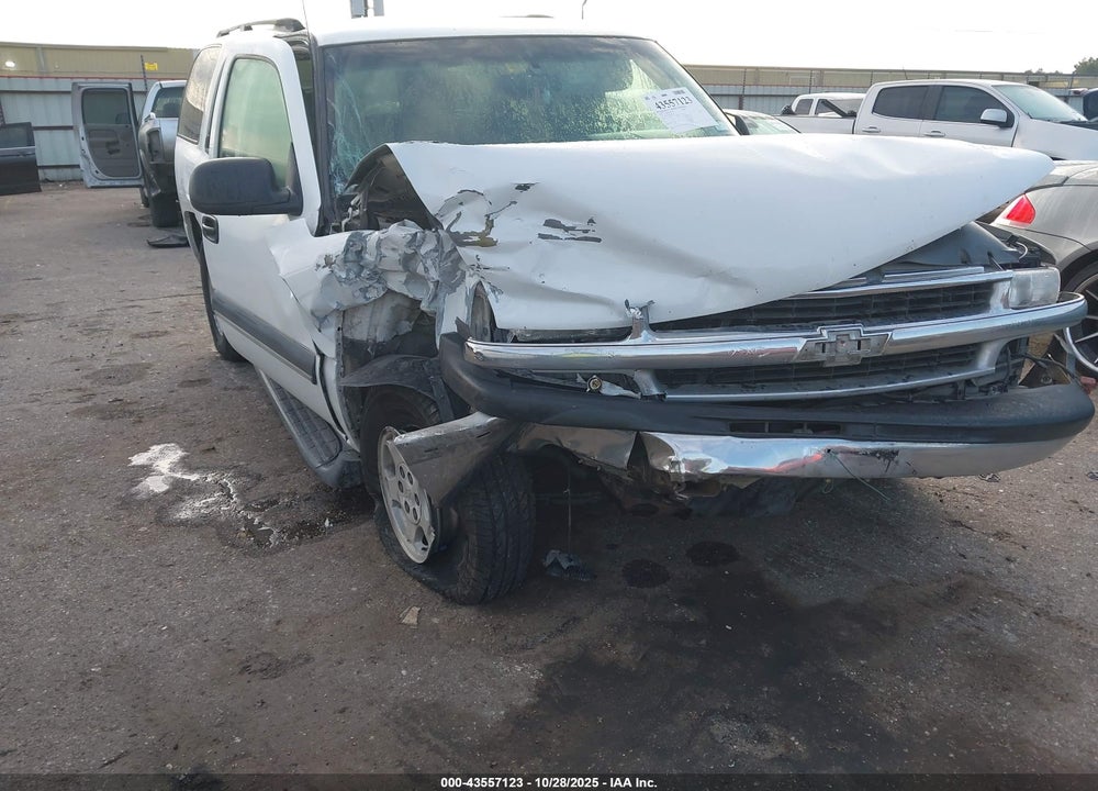 2004 CHEVROLET TAHOE LS VIN: 1GNEC13V14R112258