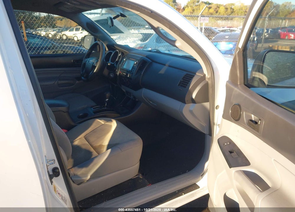 2015 TOYOTA TACOMA VIN: 5TFUX4EN2FX036832