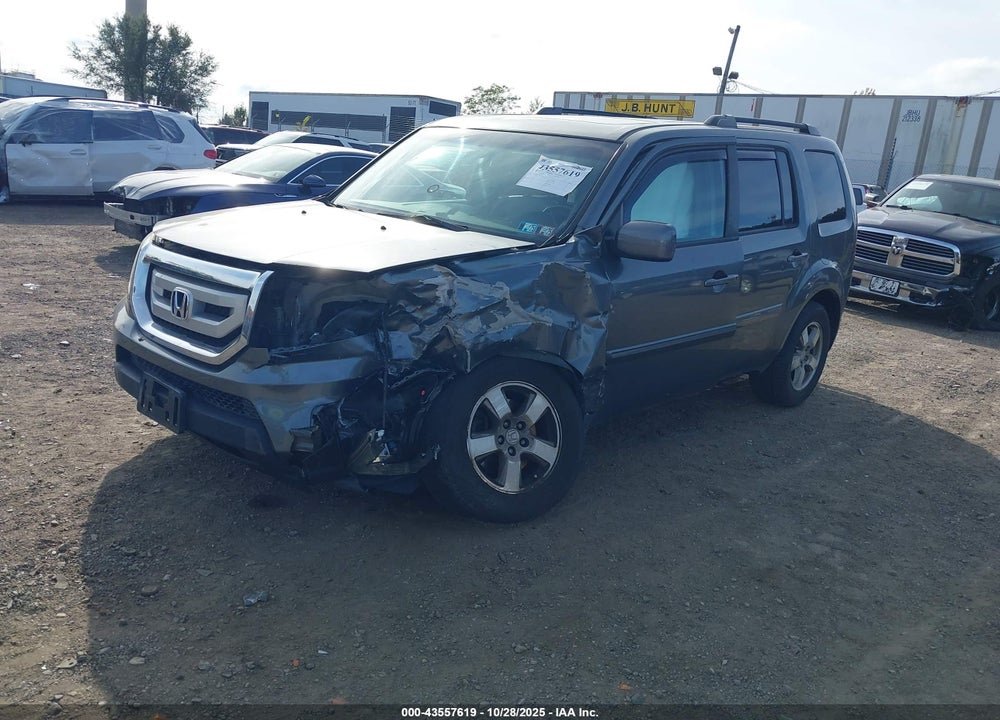 2011 HONDA PILOT EX-L VIN: 5FNYF4H67BB015195