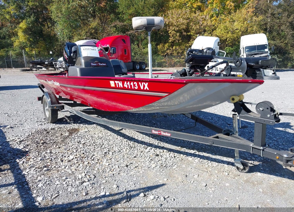 2020 TRACKER MARINE BASSBOAT VIN: BUJ71327K920
