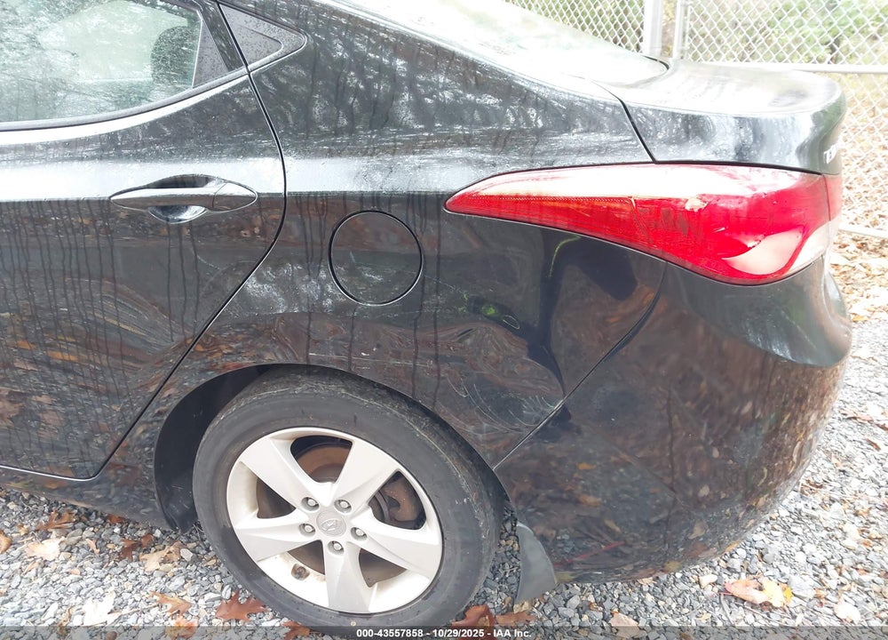 2013 HYUNDAI ELANTRA VIN: 5NPDH4AE1DH361869