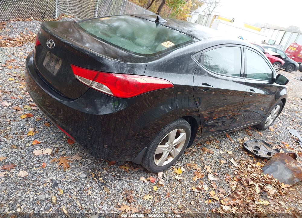 2013 HYUNDAI ELANTRA VIN: 5NPDH4AE1DH361869