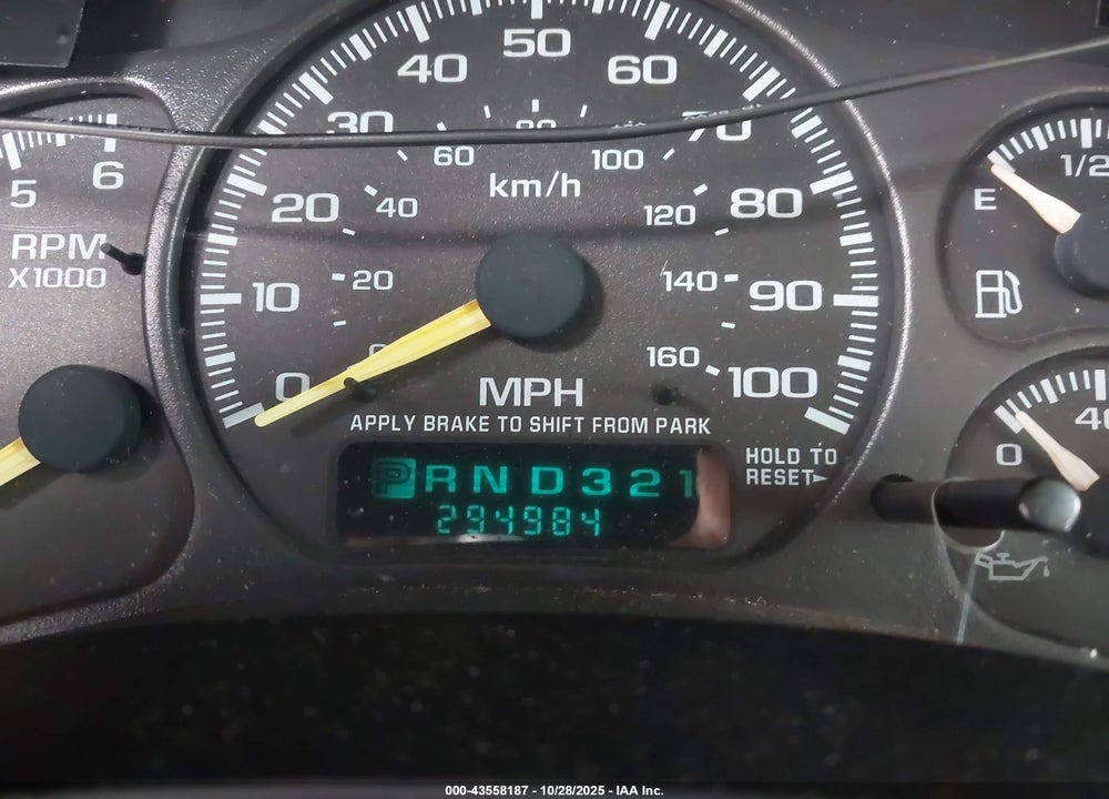 2002 CHEVROLET SUBURBAN 1500 LS VIN: 3GNEC16Z02G255908
