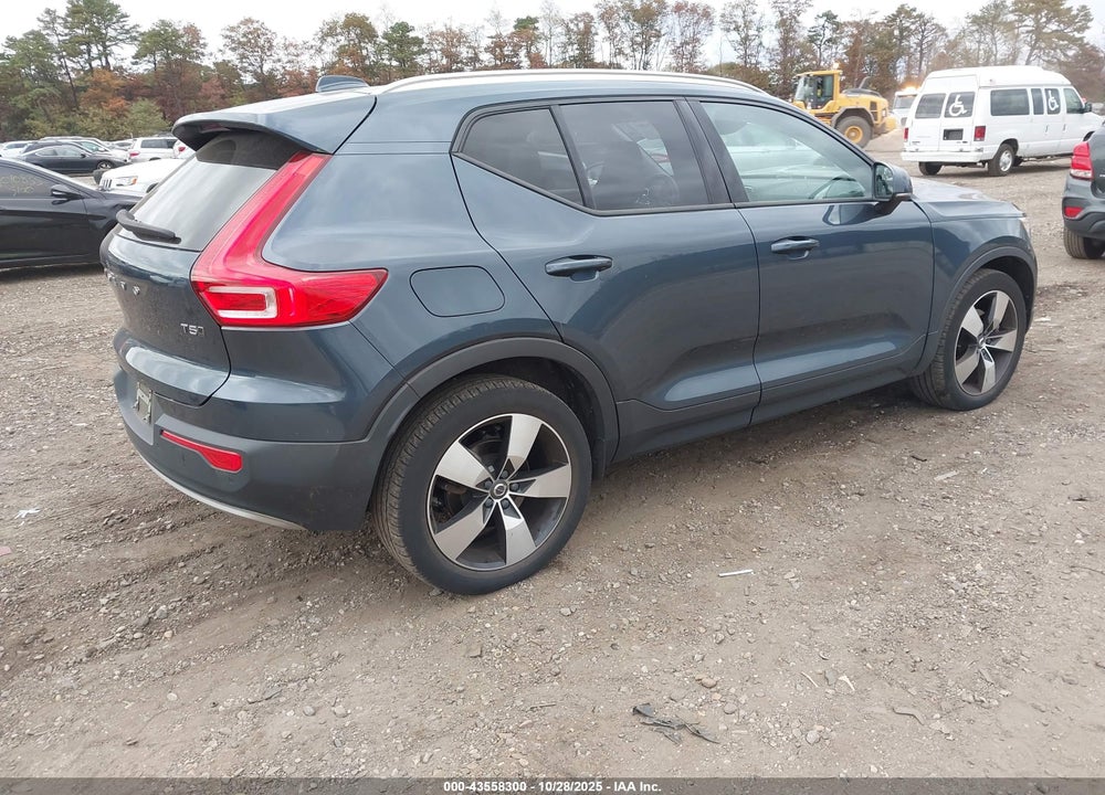 2021 VOLVO XC40 VIN: YV4162UK9M2563811