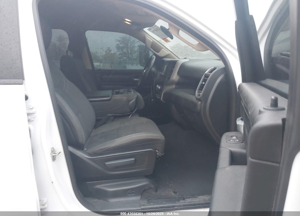 2019 RAM 1500 TRADESMAN 4X4 6'4 BOX VIN: 1C6SRFCT4KN580096