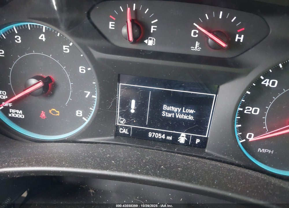 2018 CHEVROLET EQUINOX LT VIN: 2GNAXJEV8J6245445