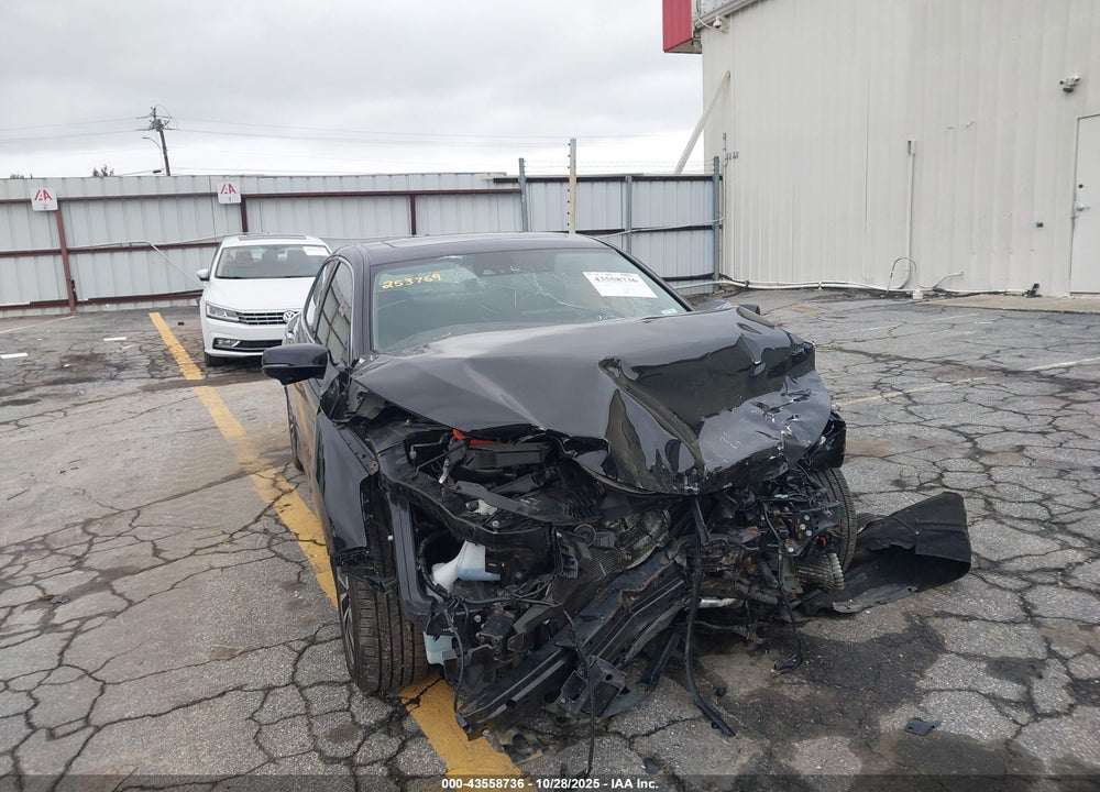 2017 HONDA ACCORD HYBRID TOURING VIN: JHMCR6F71HC015352