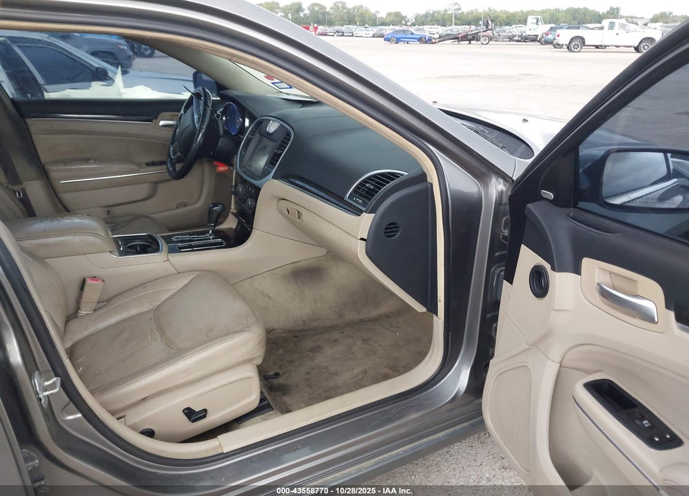 2011 CHRYSLER 300 LIMITED VIN: 2C3CA5CG9BH592100