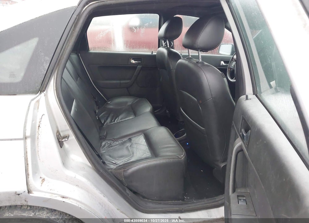 2011 FORD FOCUS SES VIN: 1FAHP3GN1BW113995