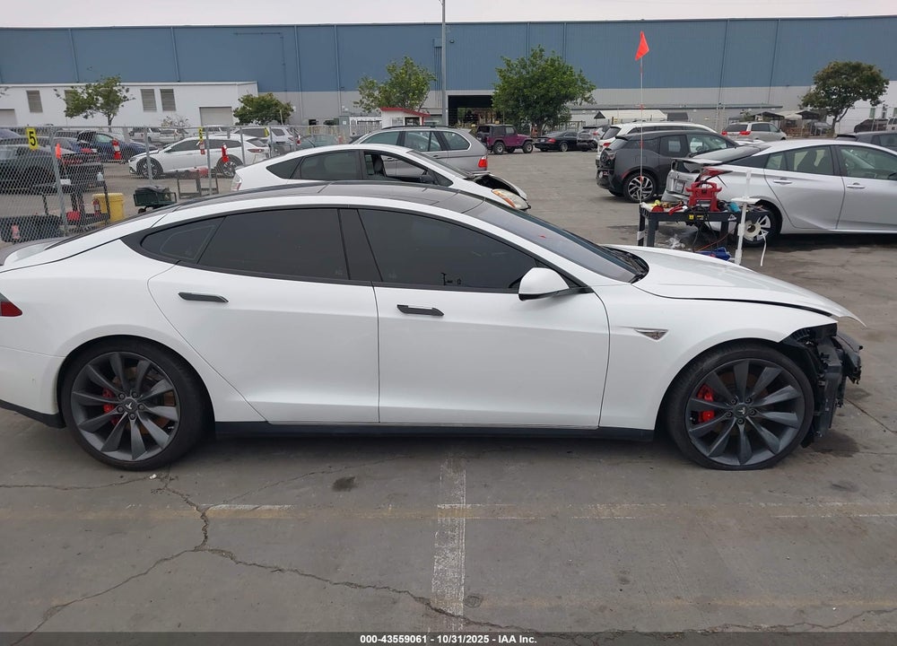 2014 TESLA MODEL S P85D VIN: 5YJSA1H20EFP63579
