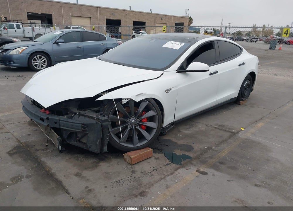 2014 TESLA MODEL S P85D VIN: 5YJSA1H20EFP63579