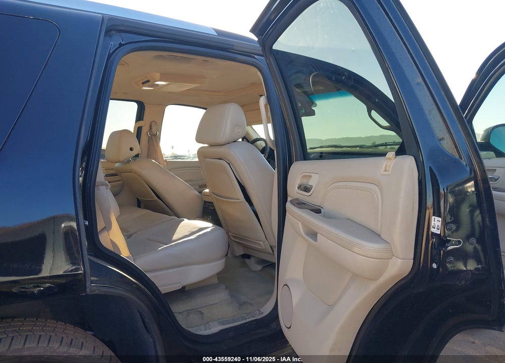 2007 CADILLAC ESCALADE VIN: 1GYFK63827R352005