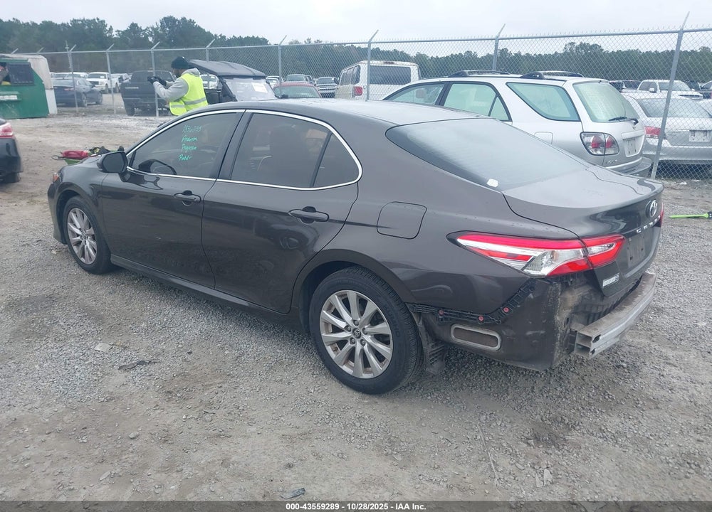 2018 TOYOTA CAMRY LE VIN: JTNB11HK4J3009538
